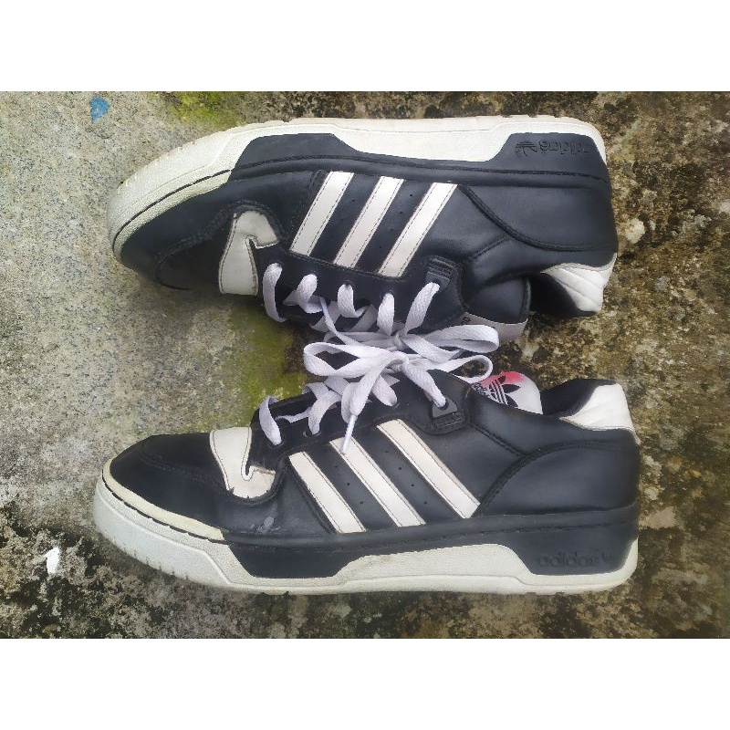 Adidas Rivalry Low