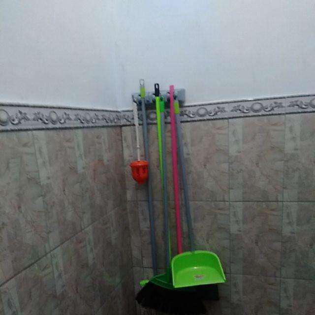 Gantungan Sapu Alat Pel Dengan Hook 3 Slot Magic Hanging Mop Holder Im39