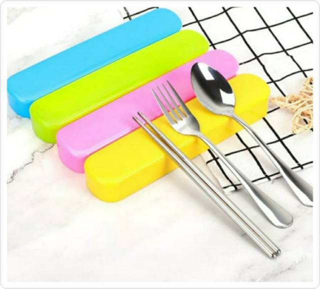 SET ALAT MAKAN STAINLESS STEEL SENDOK GARPU SUMPIT BAHAN TEBAL KOKOH KUALITAS BAGUS