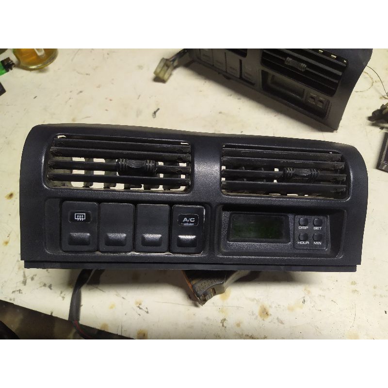 KISI KISI AC TENGAH + JAM MOBIL TIMOR