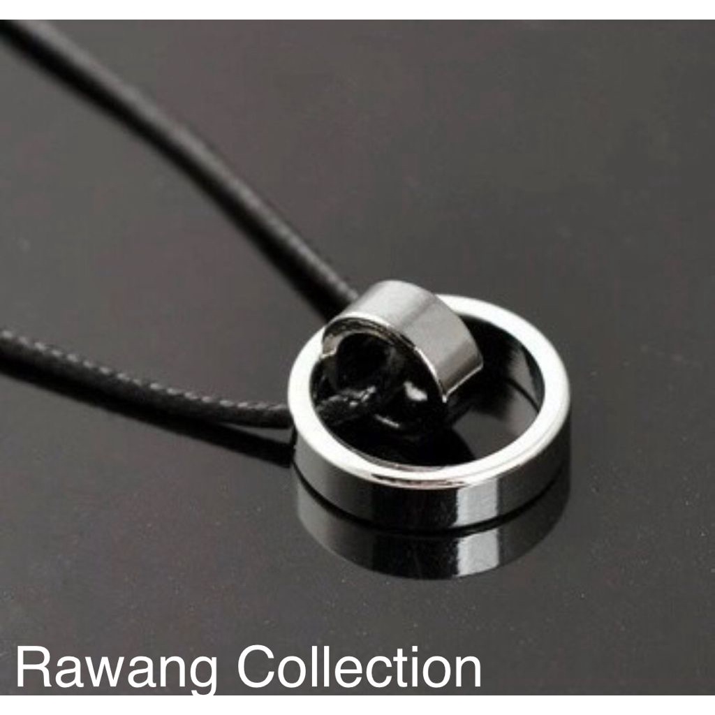 Kalung Cowok Keren Tali Korea Hitam Bandul Reng/Cincin Titanium