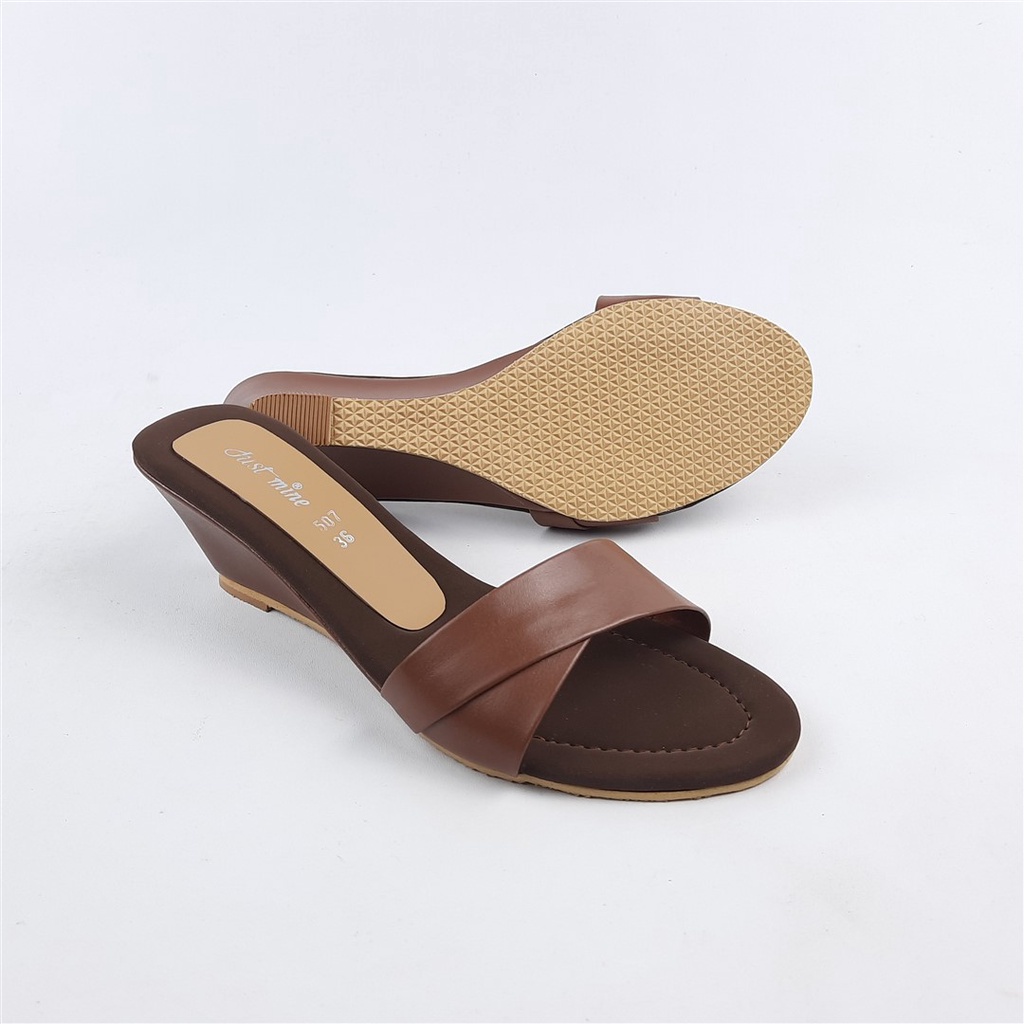 SANDAL WANITA JUSTMINE 507 36-40