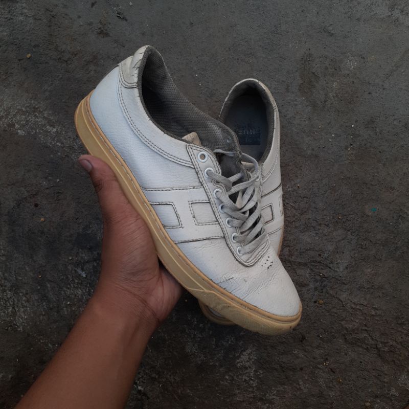 SEPATU HUF SOTO