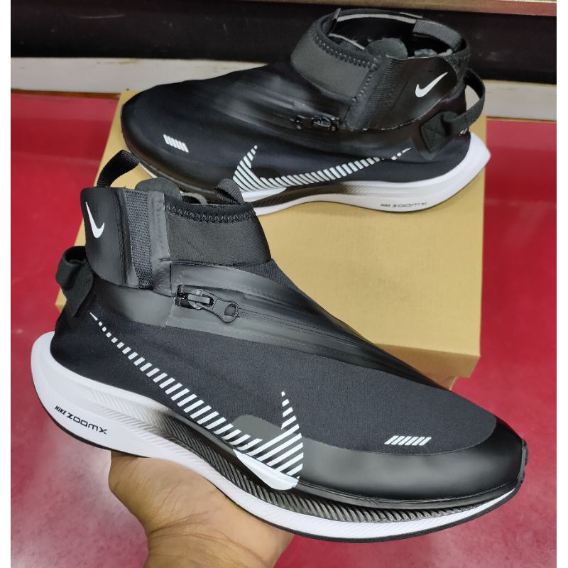 nike zoom turbo shield