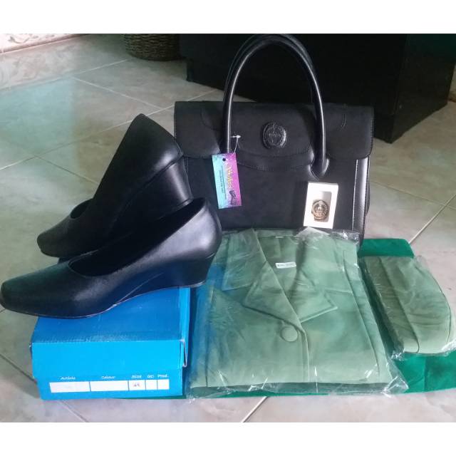 

SET SERAGAM UTK PENGAJUAN PERSIT KCK