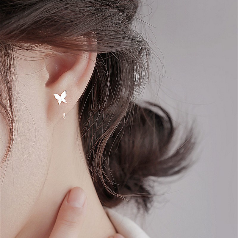 1 Pasang Anting Stud Kait Desain Hewan Kupu-Kupu Menari Model Simple Untuk Hadiah Perhiasan Wanita