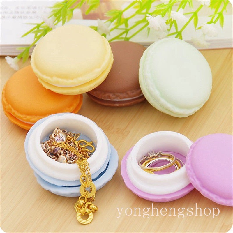 Kotak Penyimpanan Perhiasan / Cincin / Kalung / Pil Mini Portable Bentuk Macaron Warna Permen Untuk Hadiah