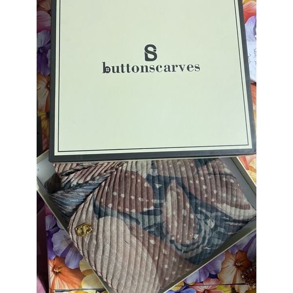 Preloved - Buttonscarves Opuntia Pleats Series - Russet