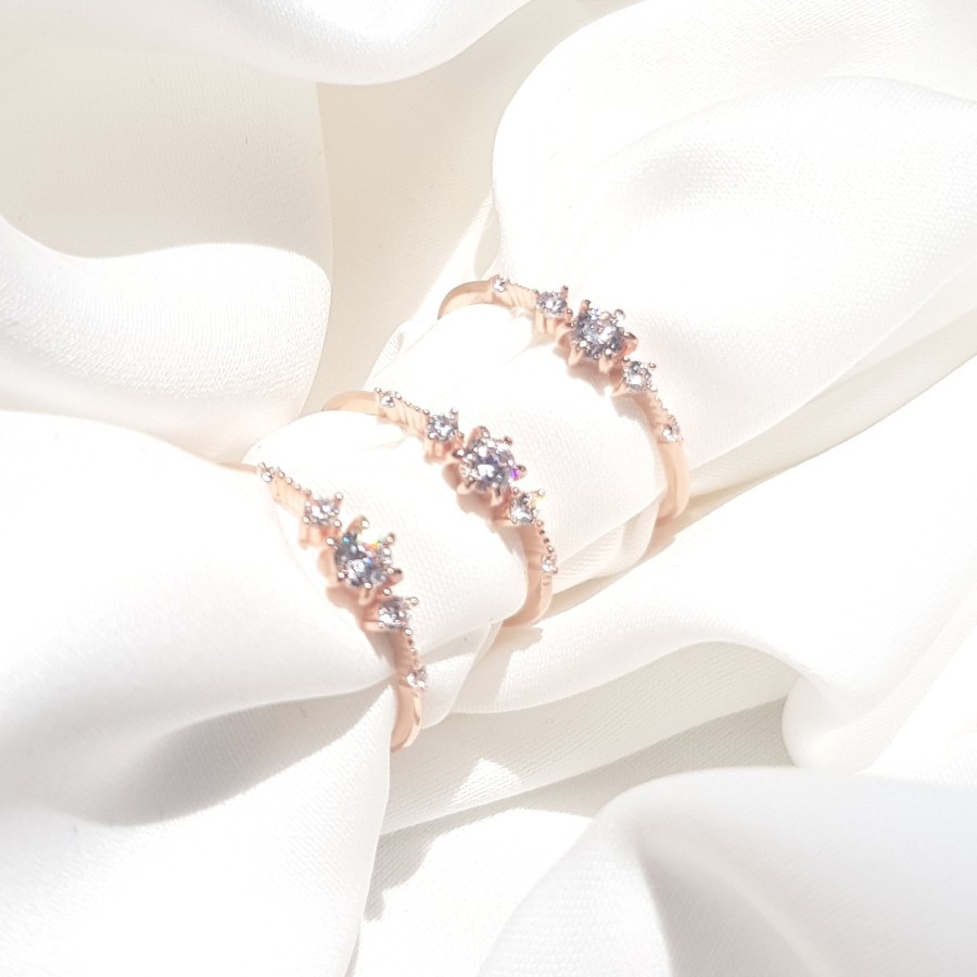 Cincin Emas Trilogy Round Stone