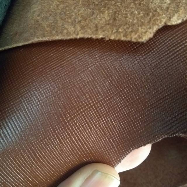 Kulit sapi lembaran motif emboss Prada