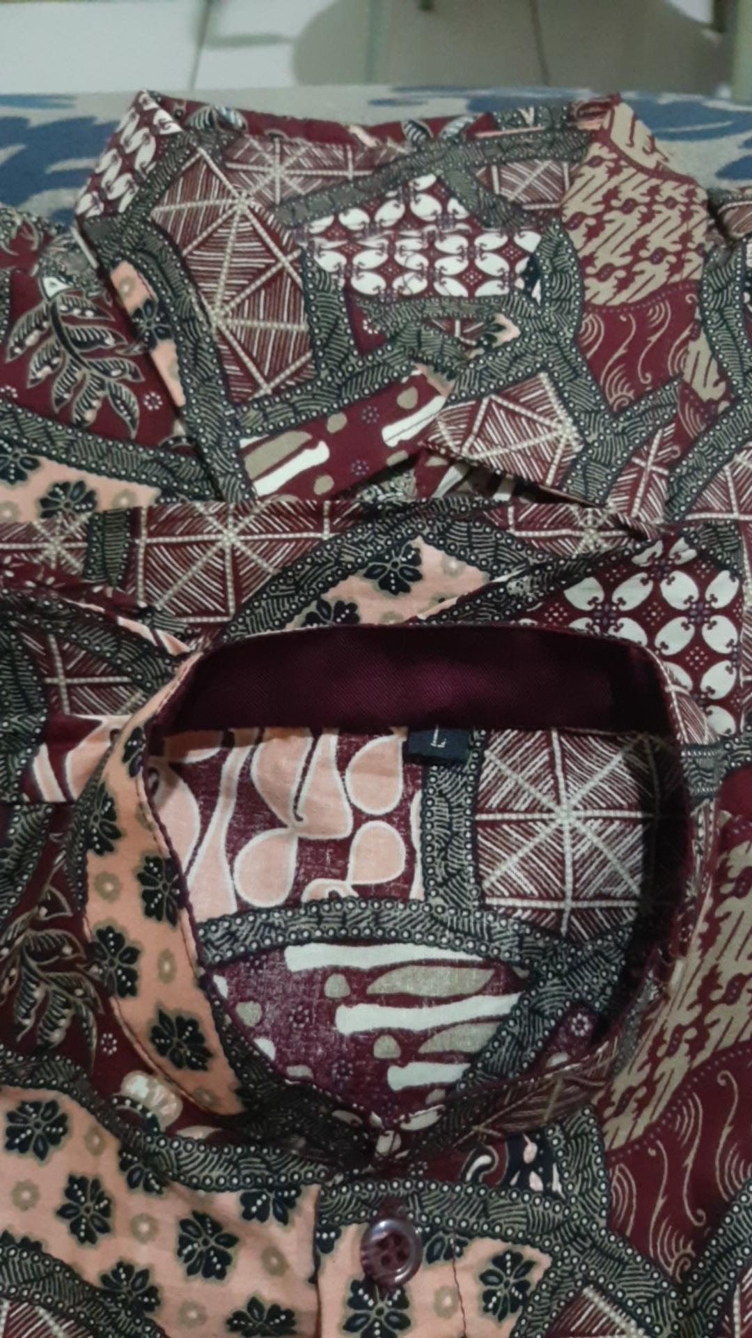 Kemeja Batik Anak Warna Dasar Hitam Motif Semu Ungu