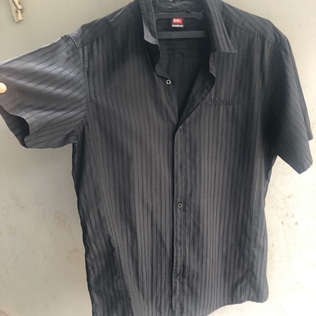 preloved kemeja pria quiksilver hitam