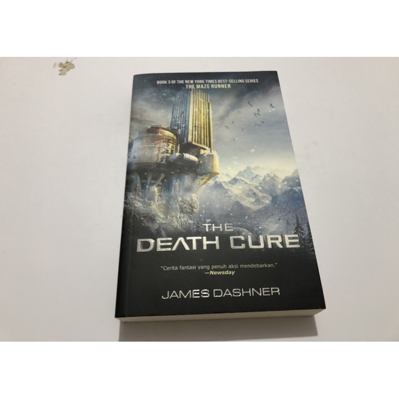Preloved Novel Death cure maze runner - James Dashner - Mizan Preloved Bahasa Indonesia