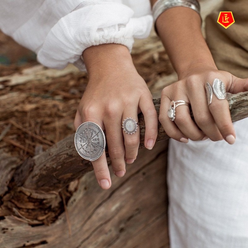 [Ready Stock]Classic Inlaid Moonstone Ring Retro Silver Exaggerated Elegant