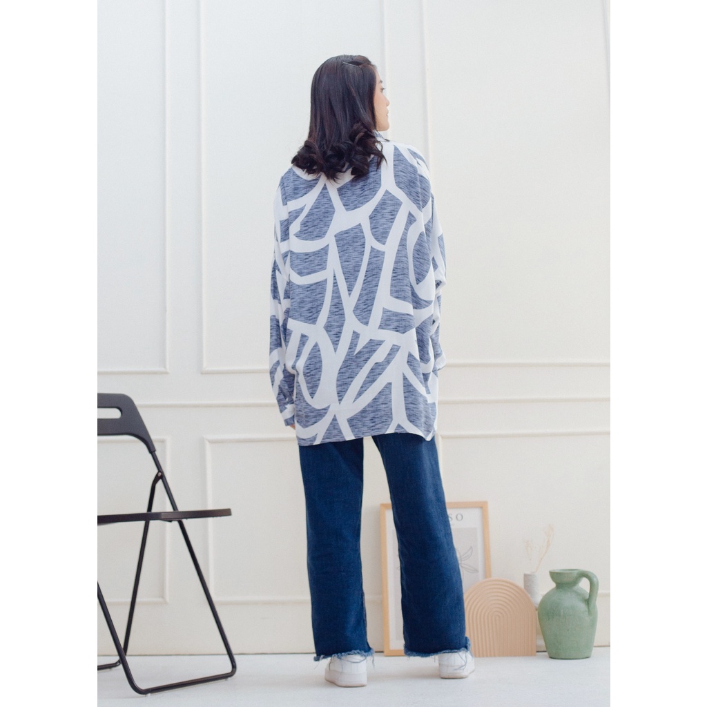 Ixora Malka Oversized Shirt - Kemeja Wanita Oversized Blouse Berkancing