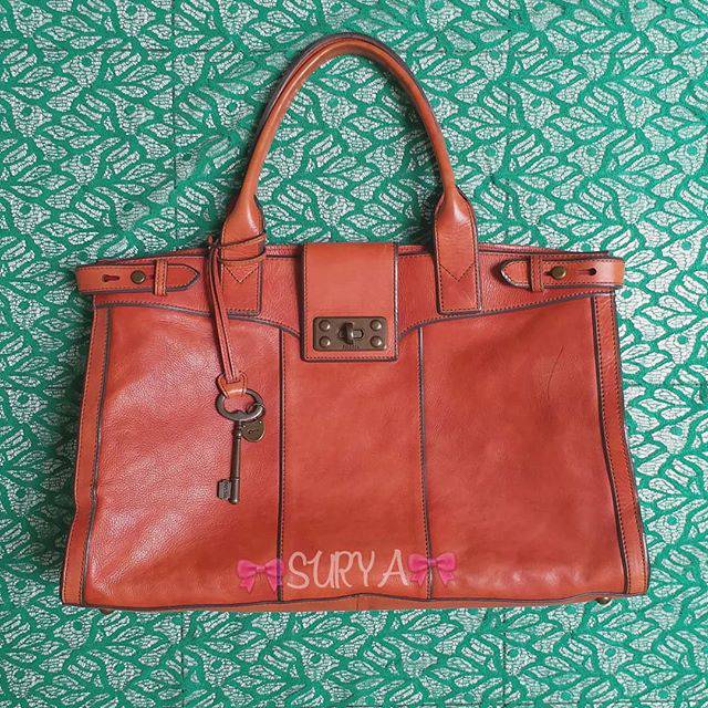 ♥️SOLD♥️Fossil Vintage Revival Weekender Red Large