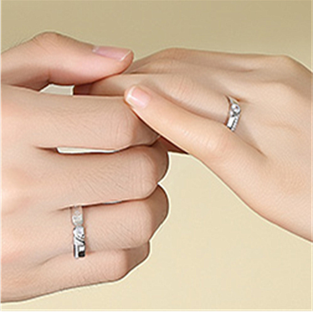 2pcs Cincin Zircon Silver Plated Desain Hati Forever Gaya Klasik Untuk Pria Dan Wanita