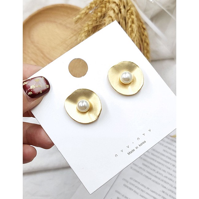 LRC Anting Tusuk Fashion Pearl Metal Round Earrings F4584X