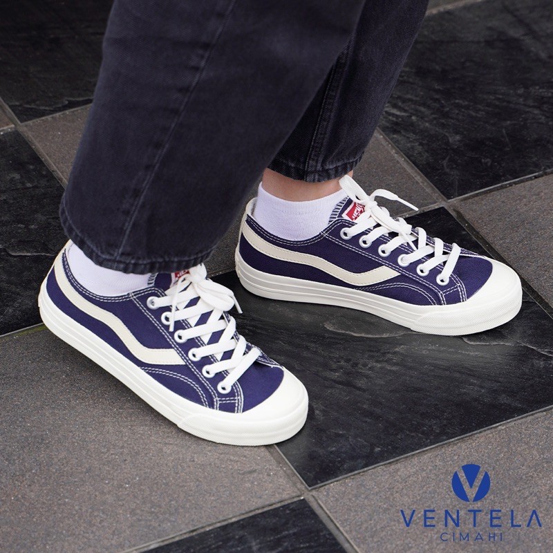 Ventela Public Low Navy