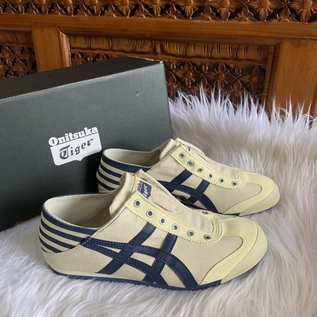 Onitsuka Tiger Slip On