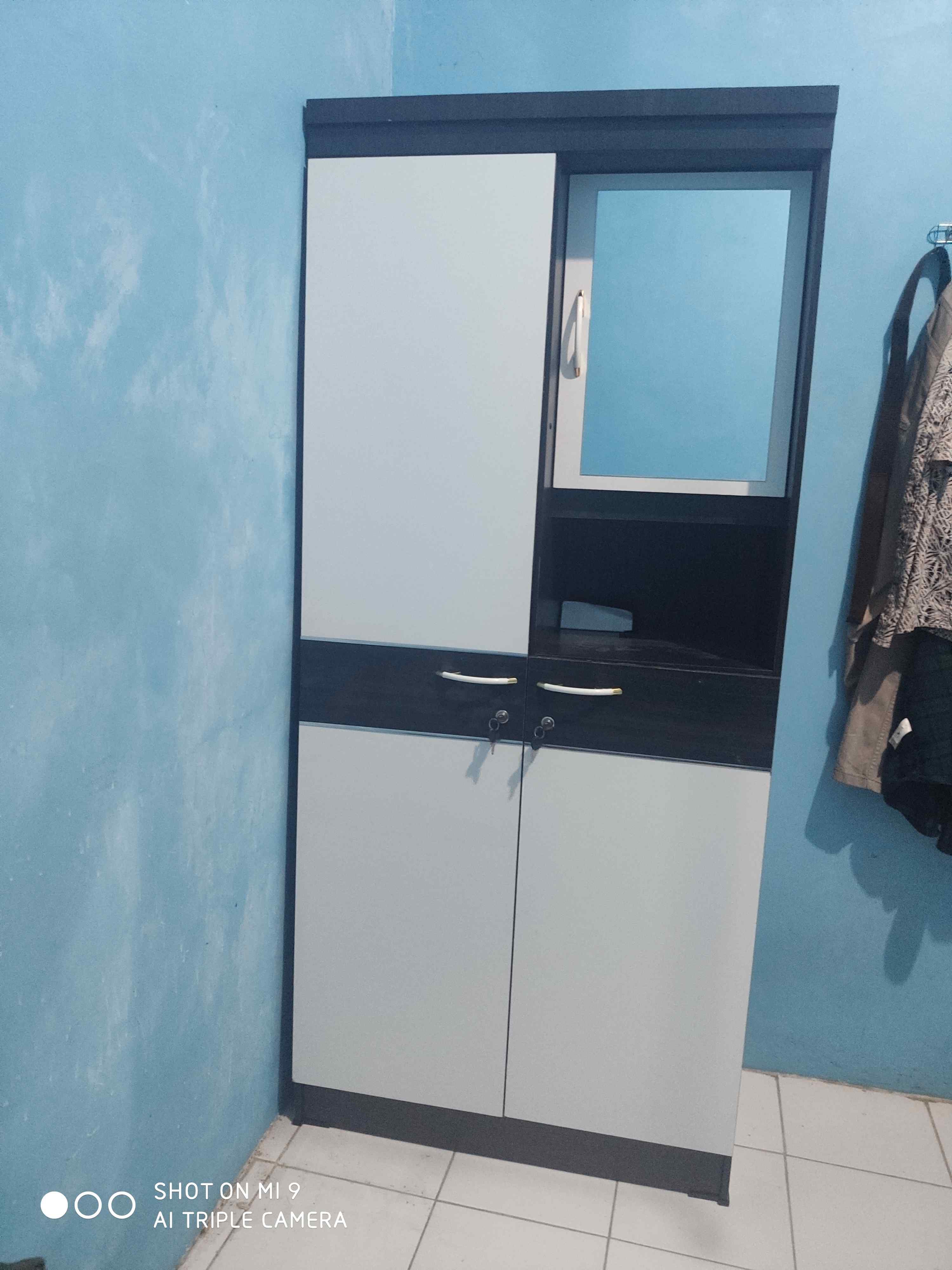 Lemari Pakaian 2 Pintu Dengan Meja Rias Cermin Tanpa Kursi Lpt 014 By Lunar