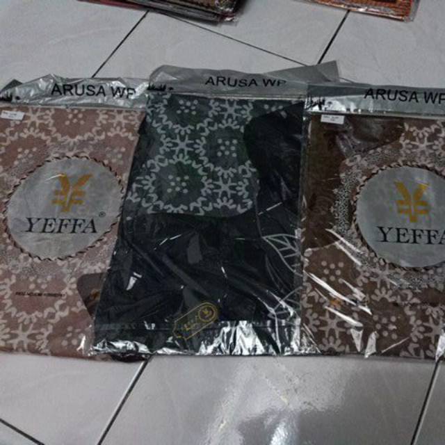 Yeffa scarf