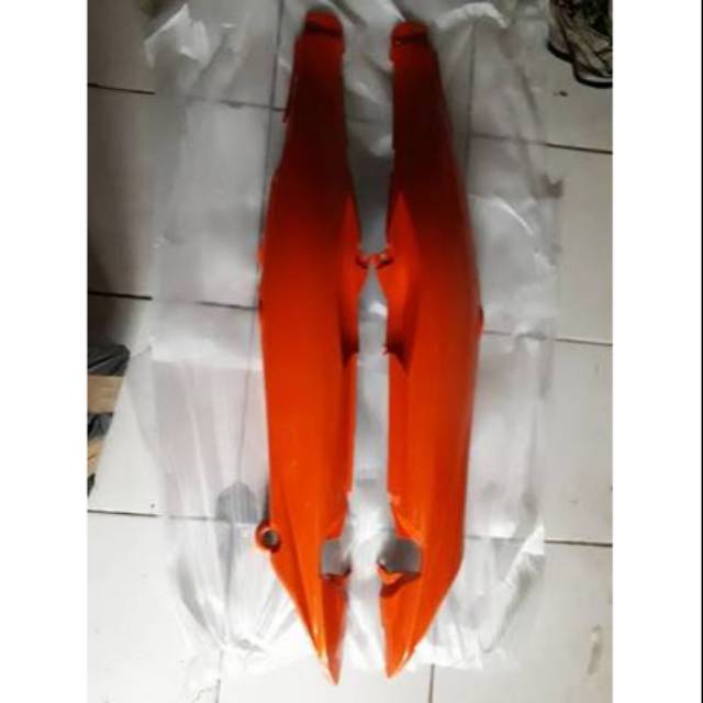 cover body Body belakang JUPITER Z LAMA, ORANGE terlaris
