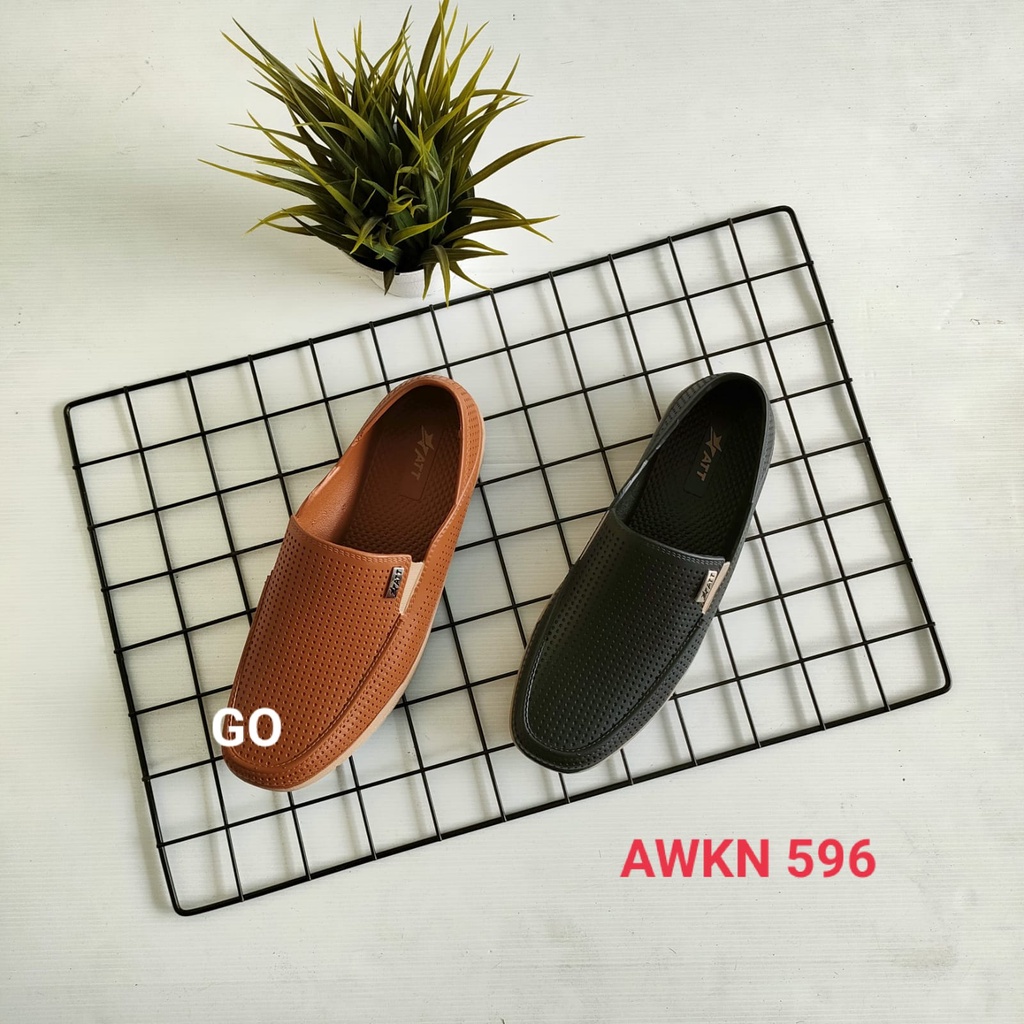 BB ATT AWKN 596 Sepatu Pria Dewasa Sepatu Formal Tanpa Tali Nyaman Dan Ringan Bahan Karet