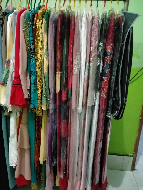 Plastik Gantungan Baju Mika Ukuran Gamis