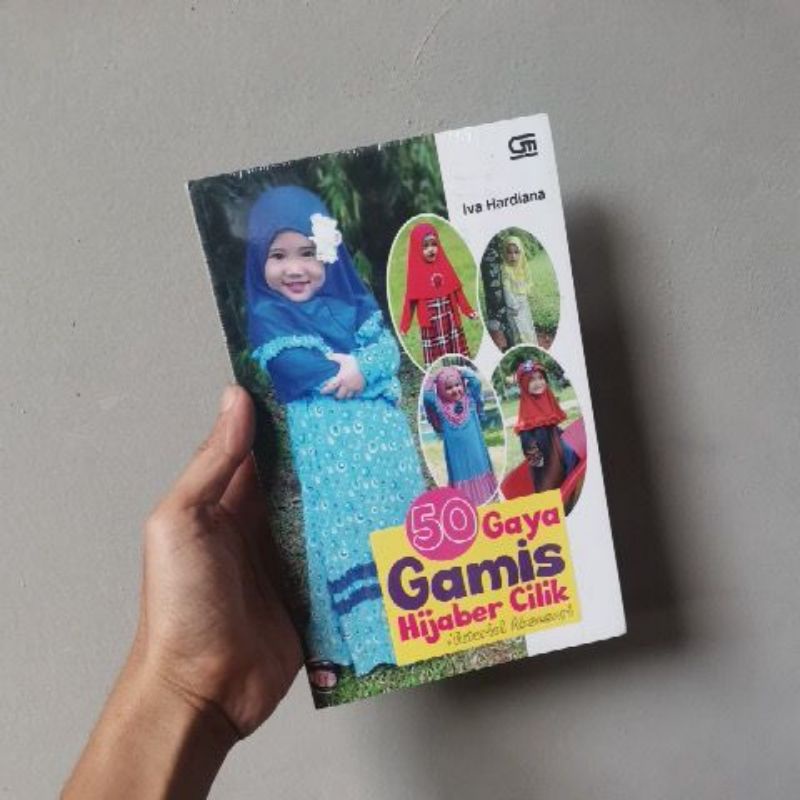 

Buku 50 Gaya gamis hijaber cilik + Tutorial aksesoris ORIGINAL