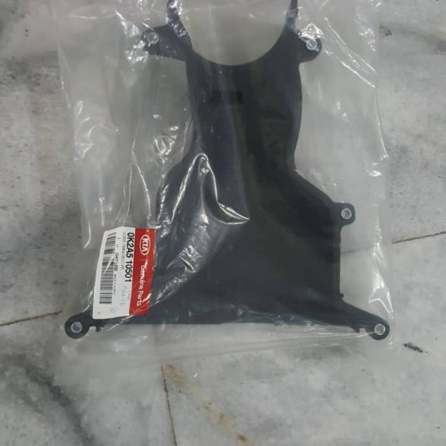 Cover tutup timing belt bawah kia carens 1 2 original