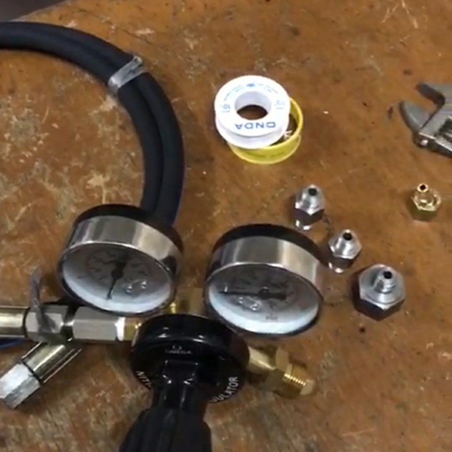 Selang untuk pengisian apar n2 + nepel tabungnya