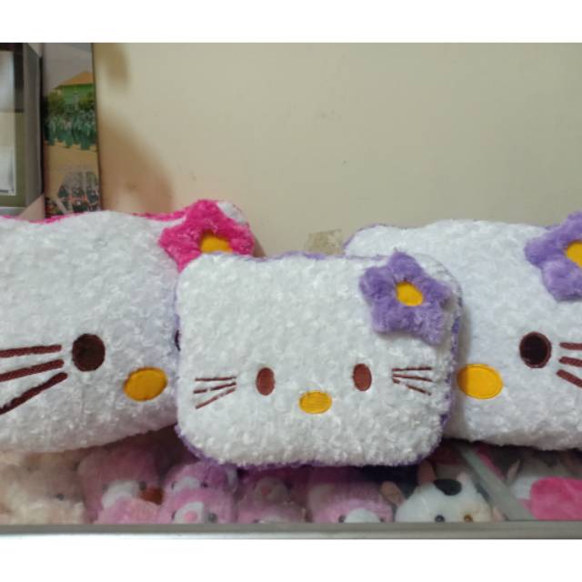 Boneka bantal hello Kitty