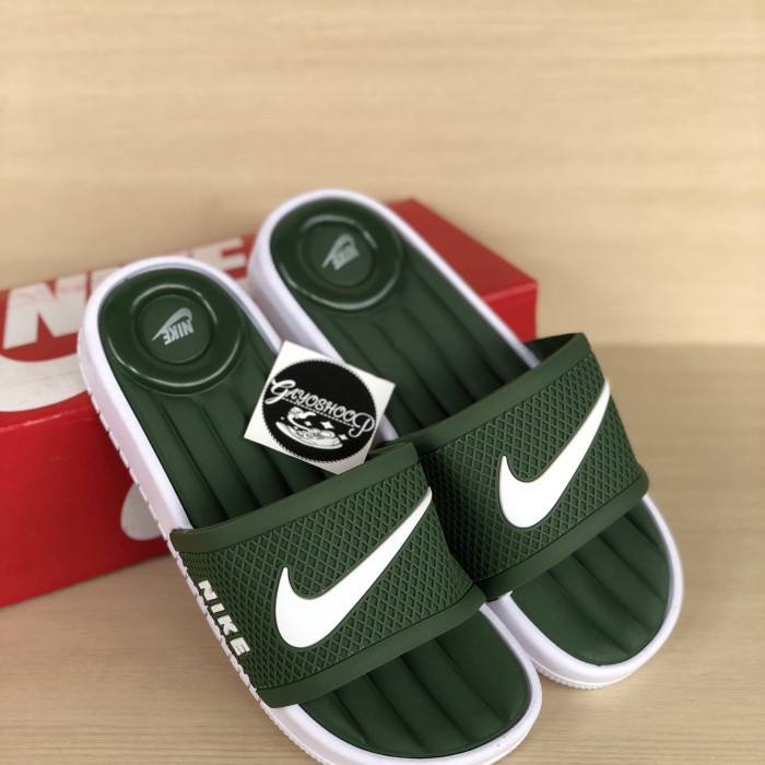 Sandal slop online nike