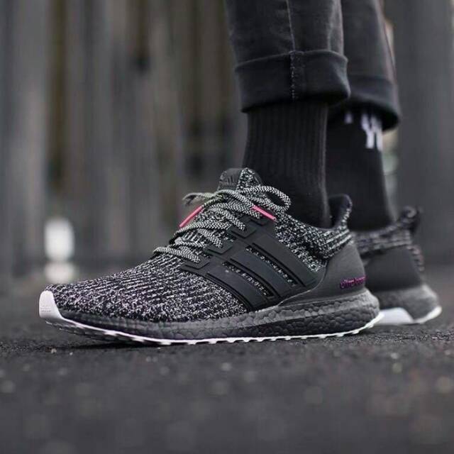 Adidas ultra boost 4.0 Breast Cancer Awarness