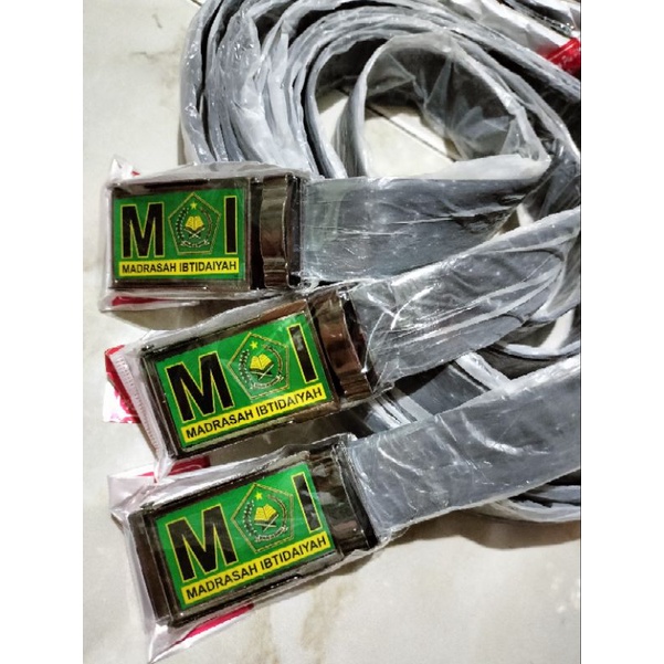 SABUK / GESPER / IKAT PINGGANG MADRASAH IBTIDAIYAH ( MI ) Bahan : Kulit Sintetis