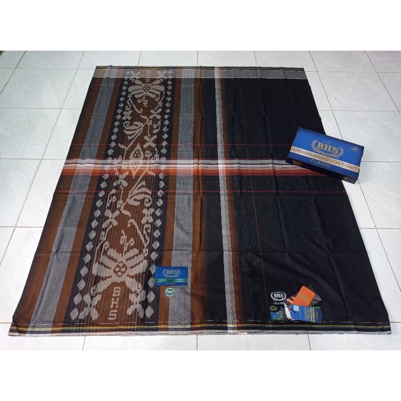Sarung BHS CLASSIC HITAM TUMPAL KEMBANG ORIGINAL BARANG BERKWALITAS  PAS BUAT SHOLAT ATAU HADIAH BUA