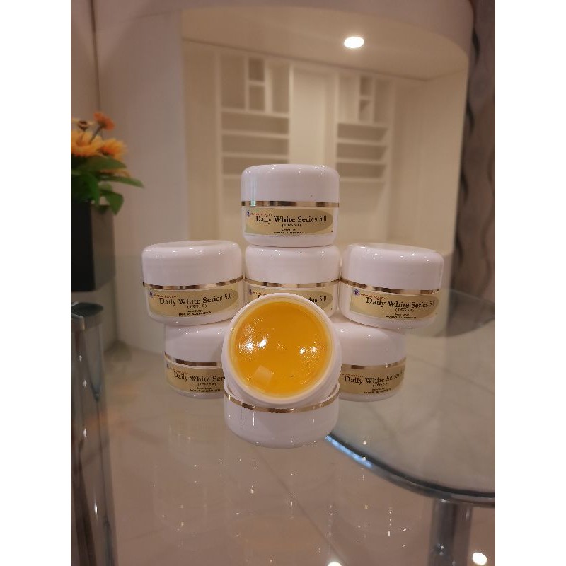 

krim pagi premium 30 / daily white series