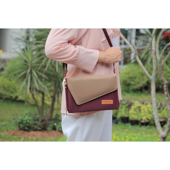 Cabs Pocket Grace - Maroon (Dompet Tali Panjang/Tas Wanita Selempang)