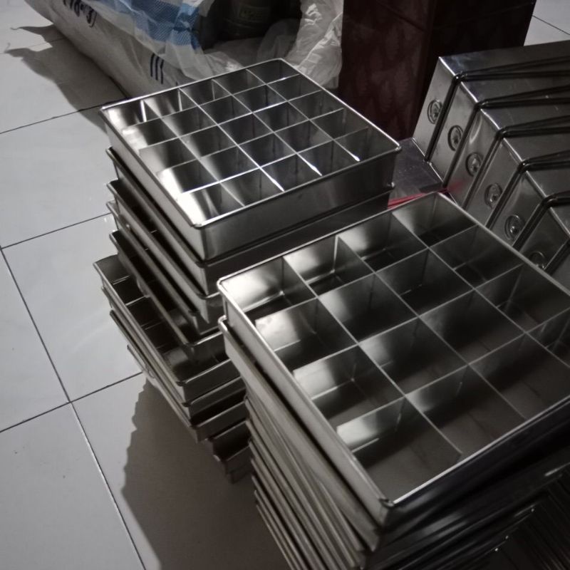 LOYANG BROWNIS SEKAT TEBAL 20x20x4 22x22x4 24x24x4 LOYANG BRONIS SKAT BERBAGAI ISI SEKAT BISA BONGKAR PASANG HARGA TERJANGKAU MURAH BERKUALITAS KUALITAS BERSAING