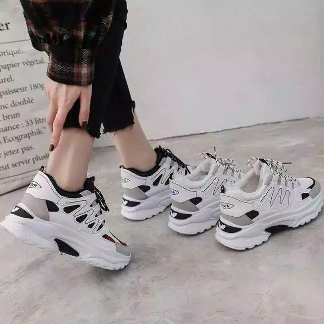 COD Termurah Sepatu Sneakers Wanita AG03 + Dus