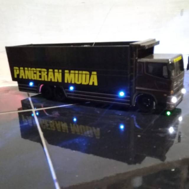 MINIATUR TRUK TRONTON BAK VARIASI LAMPU