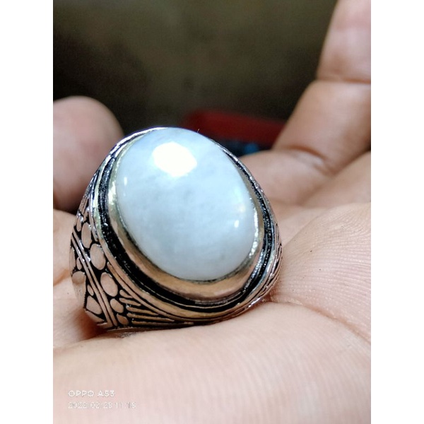 batu cincin Biduri bulan