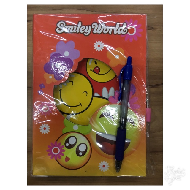 

Diary Gembok motif SMILE