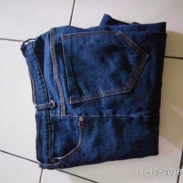 

Jeans pensil cowok