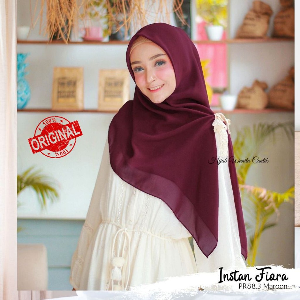 Hijabwanitacantik - Hijab Instan Fiora | Hijab Instan | Jilbab Instan Voal-Maroon