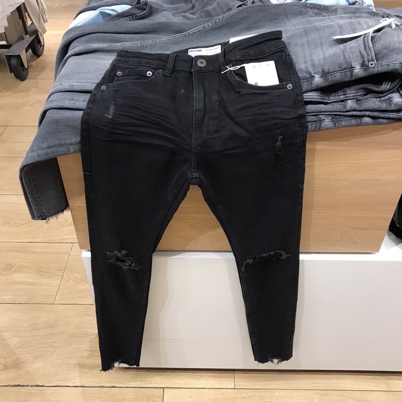 BERSHKA SUPER SKINNY FIT RIPPED JEANS