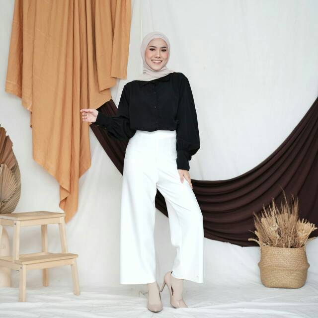 KALA BLACK WHITE TOP