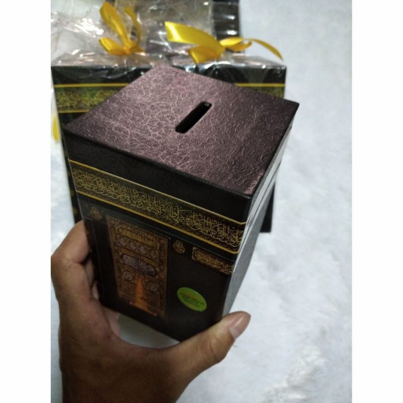 Celengan Ka'Bah Miniatur Mekkah