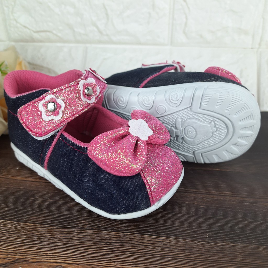 [TAMAN SEPATUKU] SEPATU TRENDY MURAH ANAK PEREMPUAN PITA USIA 1 2 3 TAHUN SOL BUNYI CIT-CIT GAX13